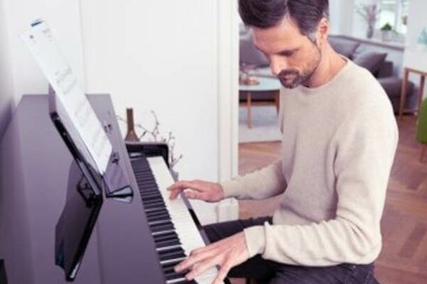 Nouveauté Yamaha, la gamme Clavinova CLP-700 avec Roubaix Music