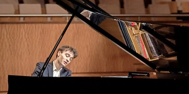 view Jonathan FOURNEL en concert