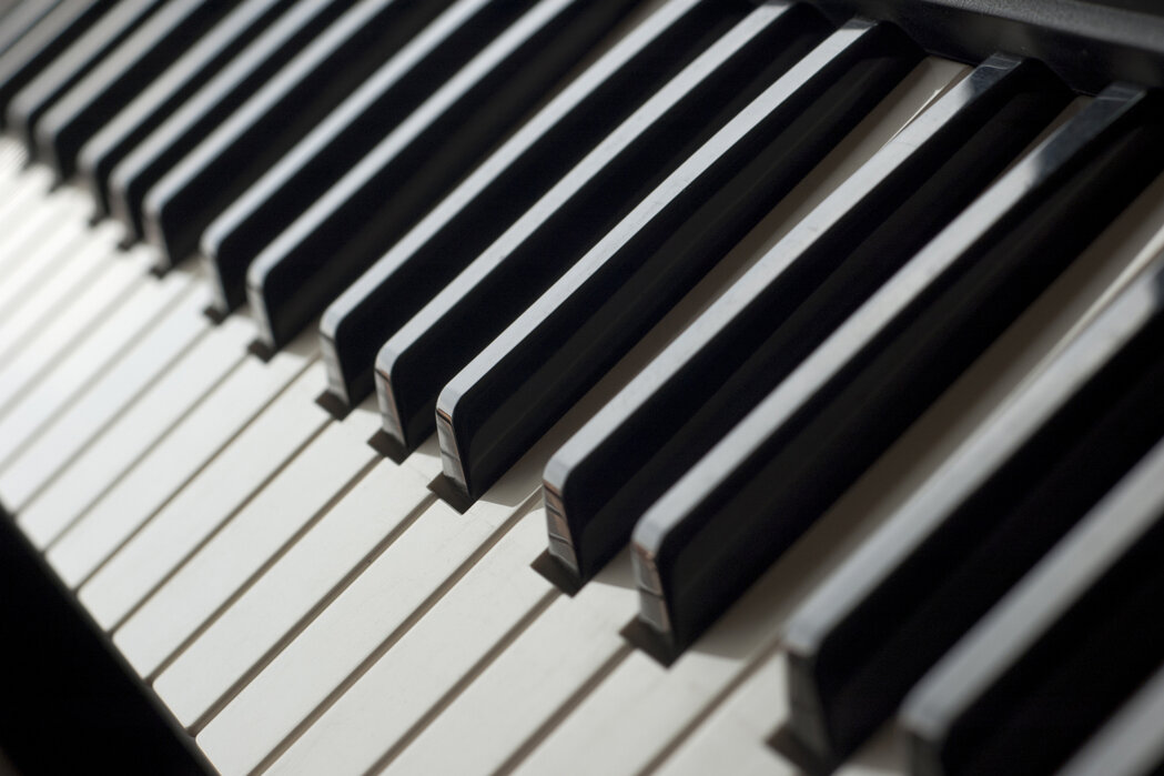 VOUS  VENDEZ  VOTRE  PIANO ?      CONTACT  DIRECT  PIERRE  06.75.24.31.51
