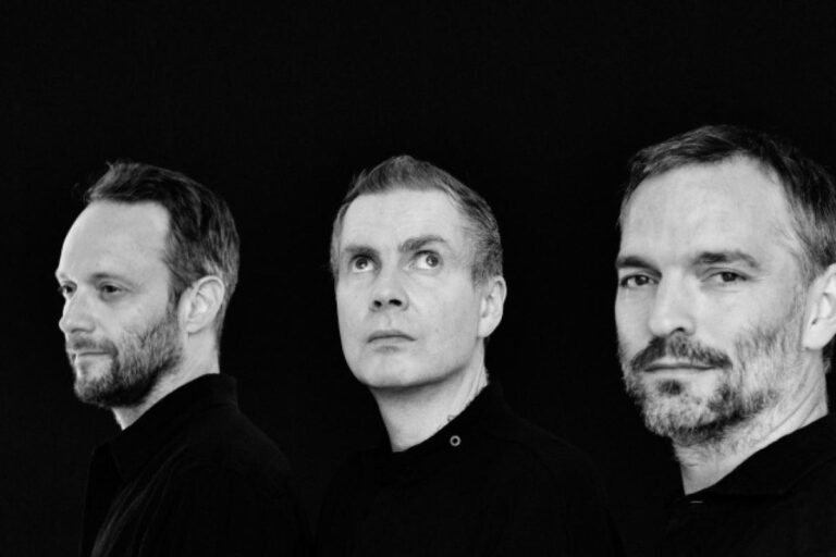 3312135_press_shot_sigur_ros