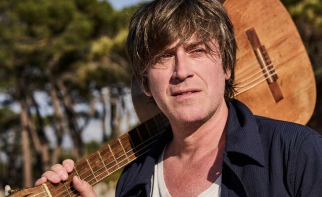 thomas-dutronc-interview-2025-jamais-trop-tard-album-tournee-00